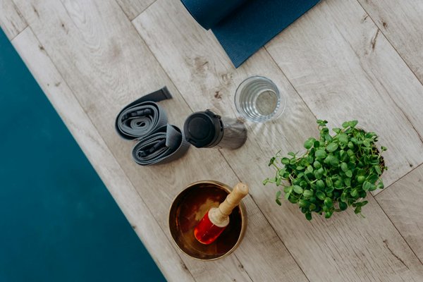 Exploring the impact of british fashion trends on women's personal style choices